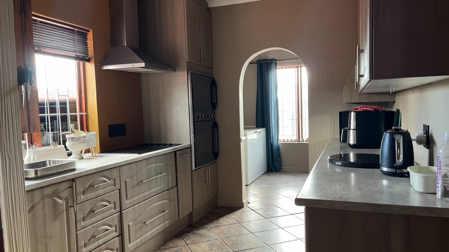4 Bedroom Property for Sale in Heiderand Western Cape